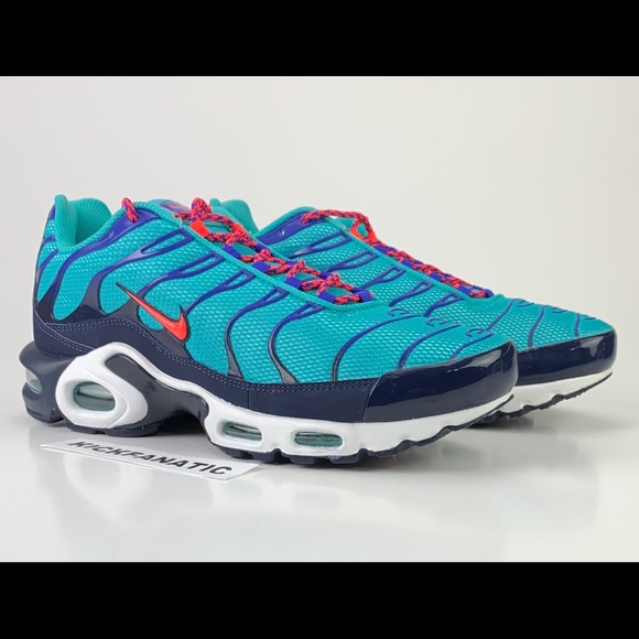 nike air max plus discover your air